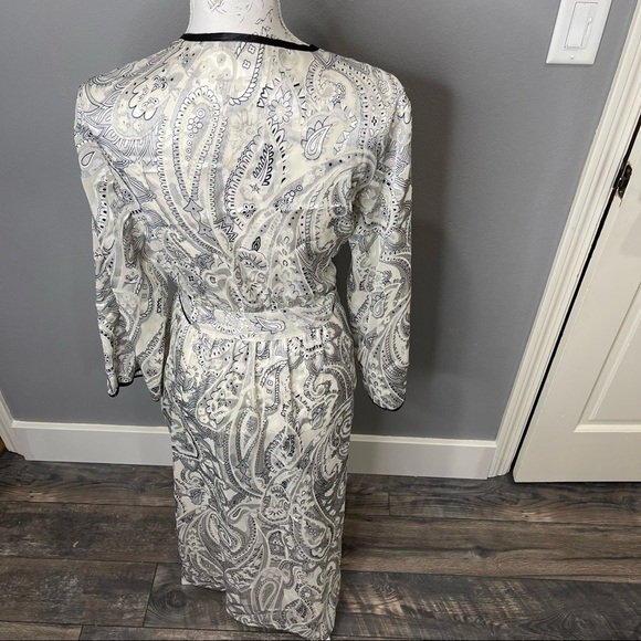 Morgan Taylor Intimates Wrap Robe White Blue Paisley Long Sleeve Medium - Picture 4 of 5